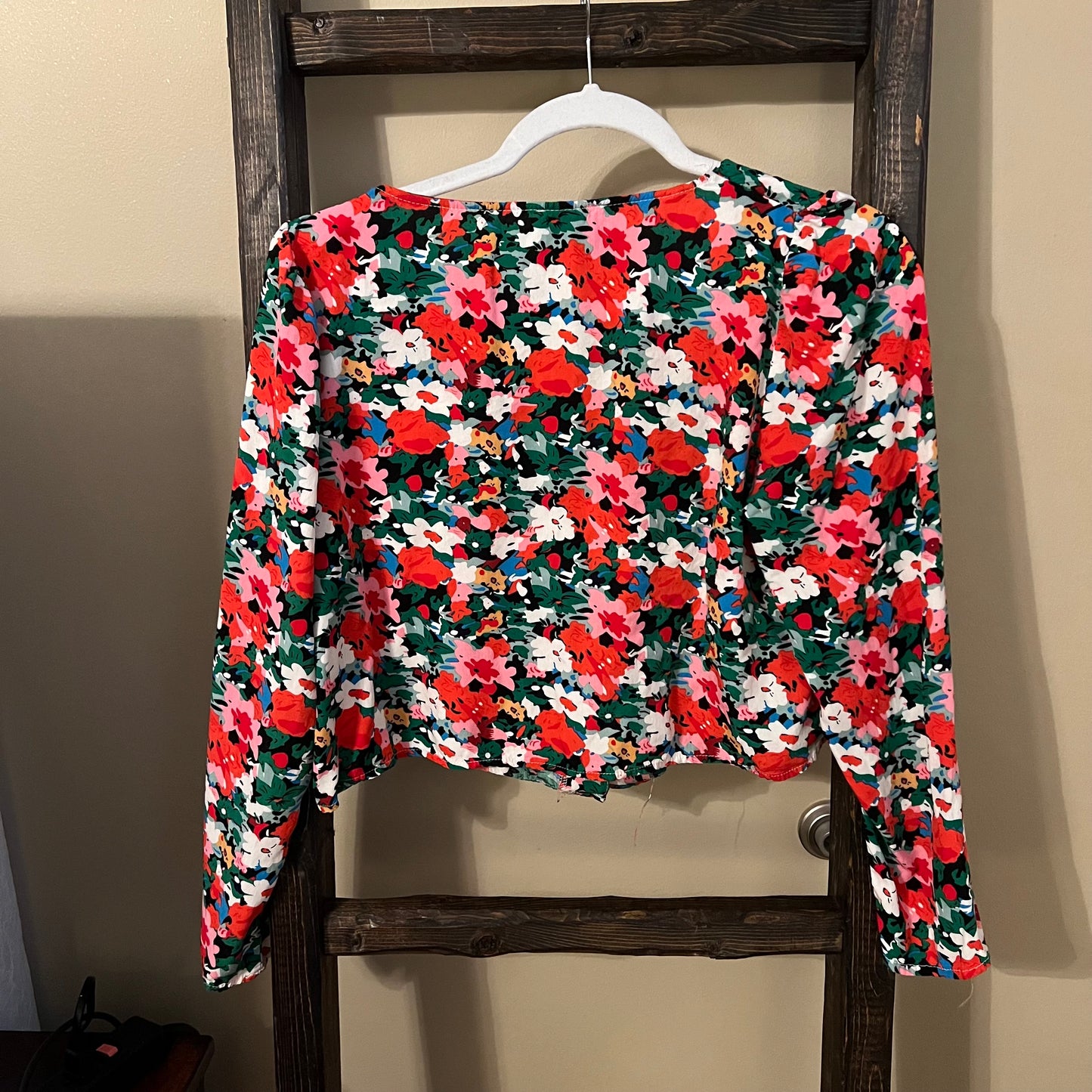 Size Medium Lulu's I.Madeline Floral Crop Top