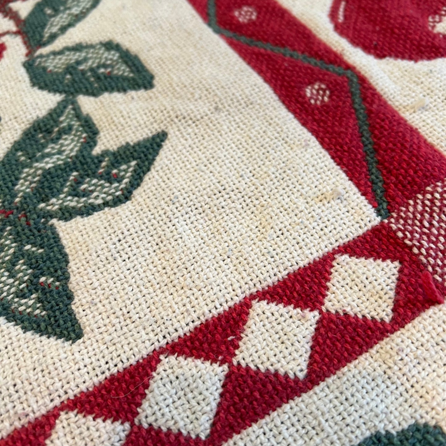 Vintage Apples Tapestry Blanket