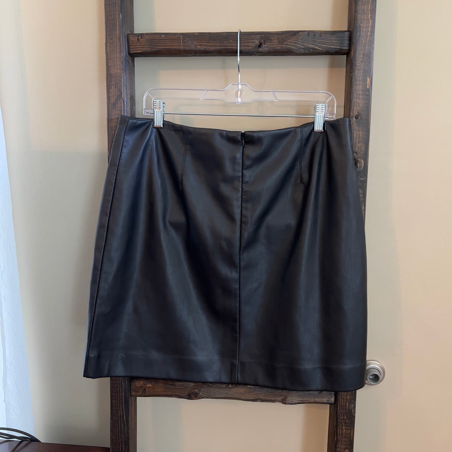 Size 14 Esqualo Faux Leather Print Skirt